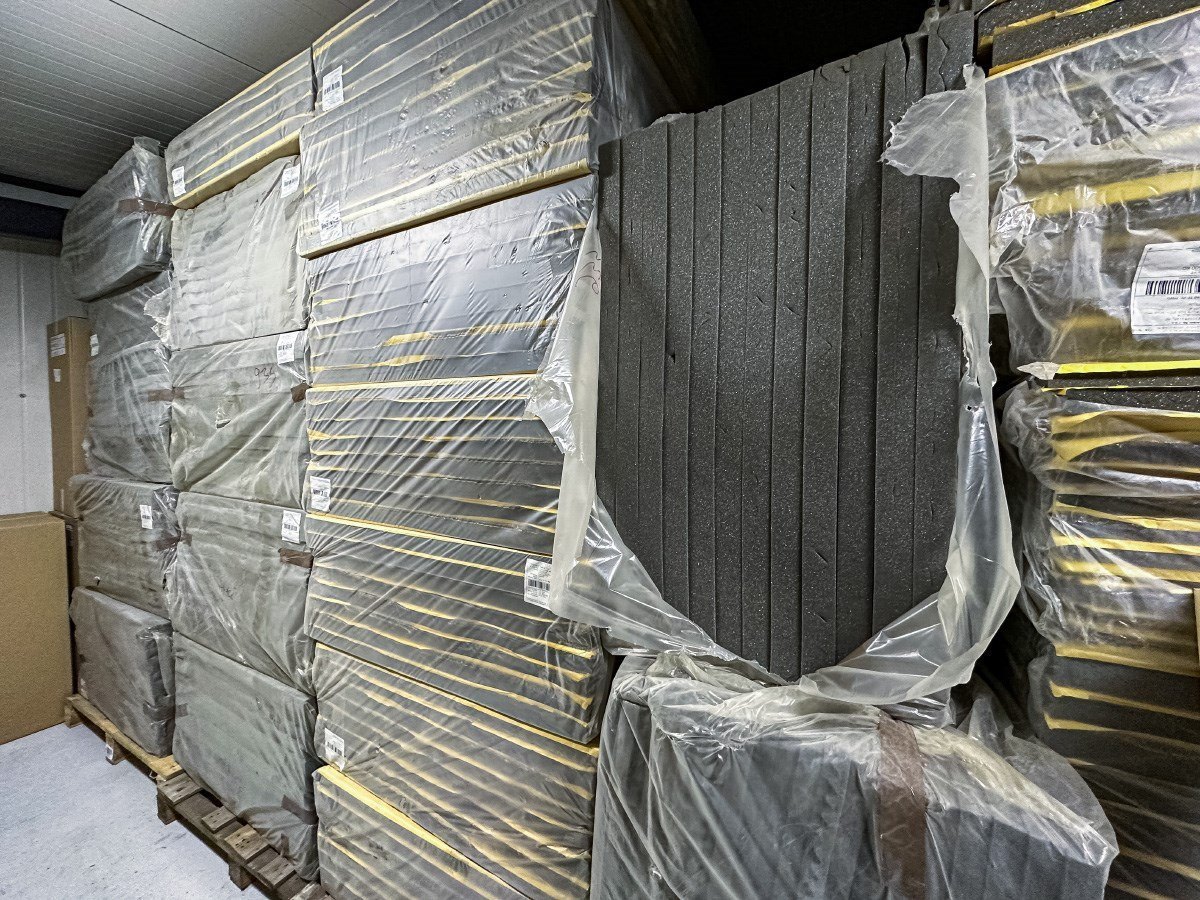 Akustická pěna ABM WAVE pohlcující zvuk, 20mm, 1m2 trudnopalna-pianka-poliuretanowa-pochlaniajaca-dzwiek-abm-fala-20mm