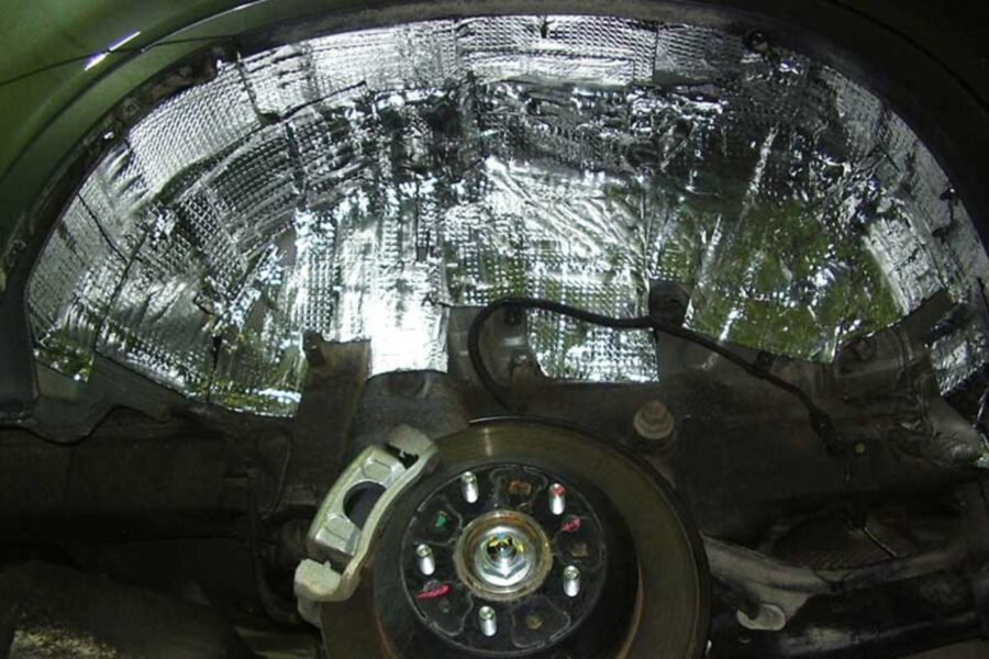 Odhlučnění podběhů kol vozu zvenčí i zevnitř ABM Insulation Odhlučnění podběhů kol vozu zvenčí i zevnitř ABM Insulation