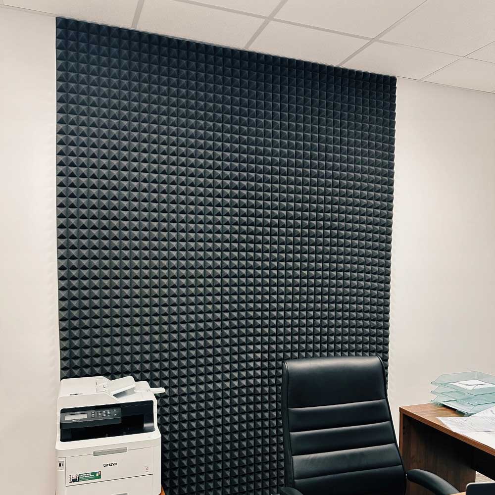 Akustická pěna ABM PYRAMIDS Samolepicí, 50mm, 0.25m2 ABM Insulation Akustická pěna ABM PYRAMIDS Samolepicí, 50mm, 0.25m2 Akustické zvukově izolační pěny akustická pěna ABM Insulation